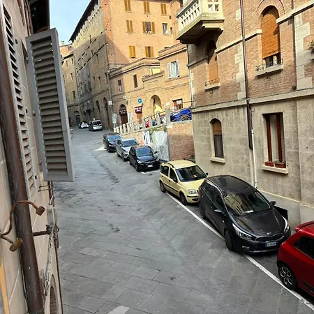 Piazza Del Campo - Del Mercato סיינה